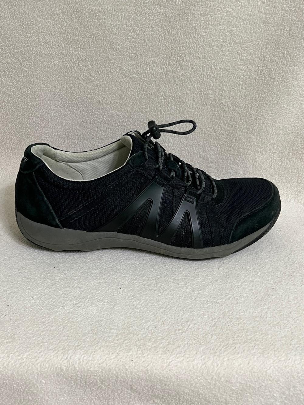 Dansko Henriette Sneakers Womens 38/ US 7.5 Lace Up Low Top Leather Black